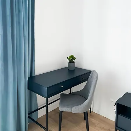 Apartment Z Dwiema Sypialniami + Parking
