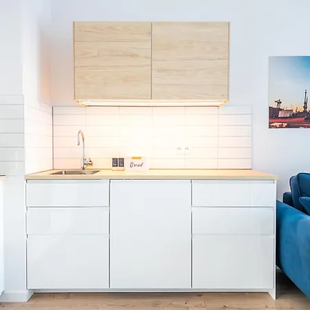 Z Dwiema Sypialniami + Parking Apartment